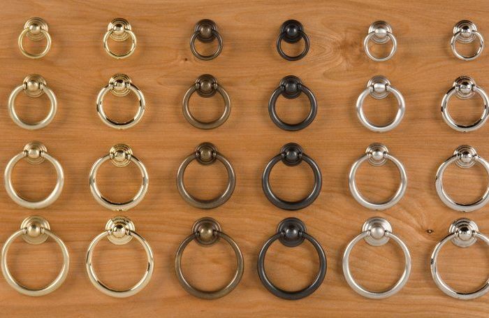 How to Choose Between Ring Pulls and Bar Pulls