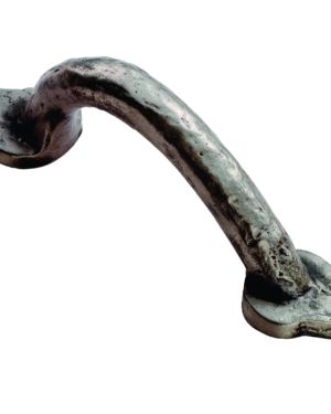 Fingertip Hammered Fleur De Lys Cabinet Pull Handle (100mm C/C), Pewter