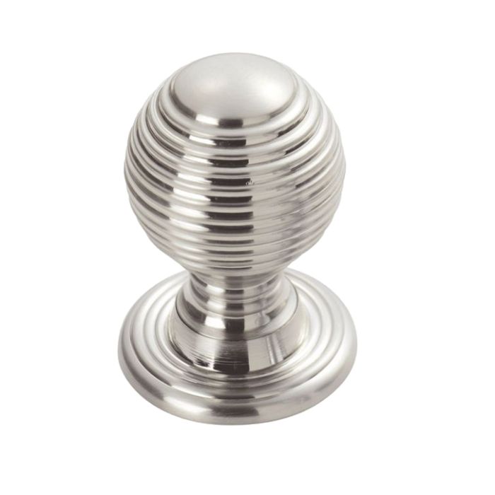 Fingertip Queen Anne Reeded Cupboard Knob (28mm OR 35mm), Polished Chrome