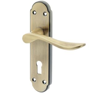 Henley Door Handles On Backplate, Antique Brass – JV190AB (sold in pairs)