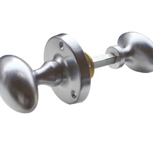 Oval Rim Door Knob, Satin Chrome (sold in pairs)