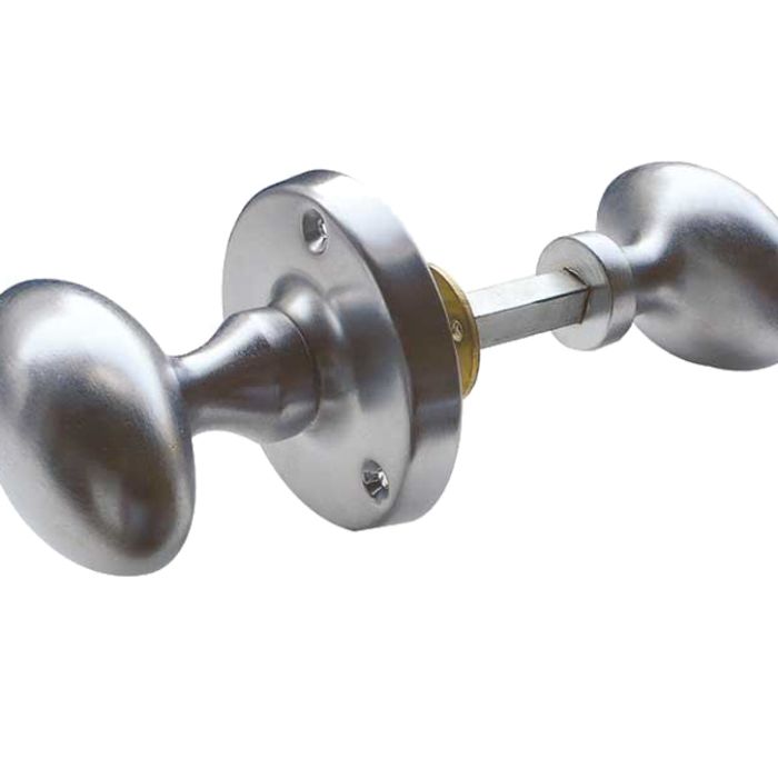 Oval Rim Door Knob, Satin Chrome (sold in pairs)