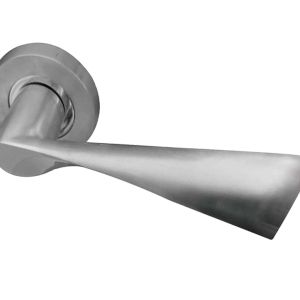 Comet Door Handles On Round Rose