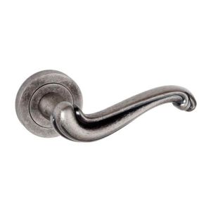 Atlantic Old English Colchester, Distressed Silver Door Handles – OE-177 DS (sold in pairs)