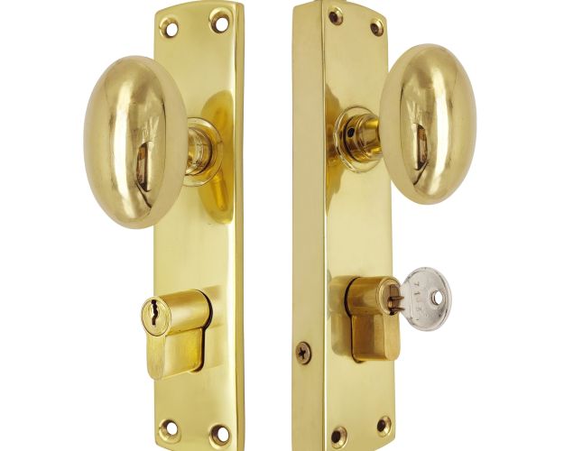 Oval Knob Locking Door Espagnolette/Cremone Bolt Upto 8.5′ – Polished Brass Lacquered