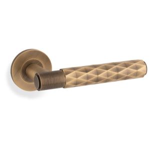 Alexander & Wilks Diamond Cut Spitfire Door Handles On Round Rose (sold in pairs)