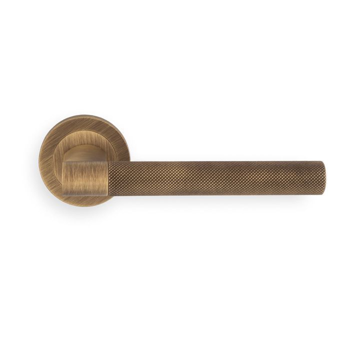 Carlisle Brass Manital Hey Rete Door Handles On Round Rose – HN5 (sold in pairs)