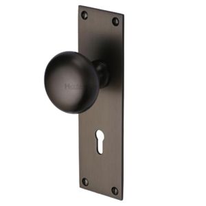 Heritage Brass Balmoral Low Profile Door Knobs On Backplate, Matt Bronze  (sold in pairs)