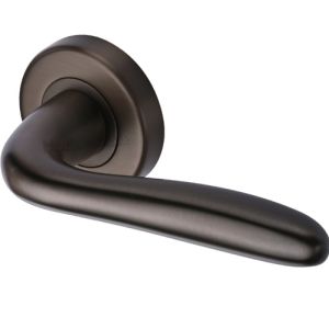 Heritage Brass Columbus Matt Bronze Door Handles On Round Rose  (sold in pairs)