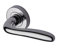 Heritage Brass Columbus Polished Chrome Door Handles On Round Rose   (sold in pairs)