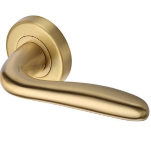 Heritage Brass Columbus Satin Brass Door Handles On Round Rose  (sold in pairs)