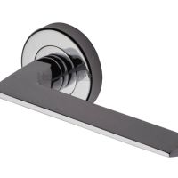 Heritage Brass Pyramid Polished Chrome Door Handles On Round Rose (sold in pairs)