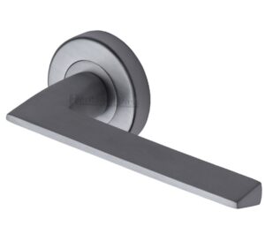 Heritage Brass Pyramid Satin Chrome Door Handles On Round Rose (sold in pairs)