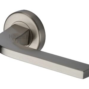 Heritage Brass Bellagio Satin Nickel Door Handles On Round Rose (sold in pairs)