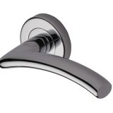 Heritage Brass Centaur Polished Chrome Door Handles On Round Rose  (sold in pairs)