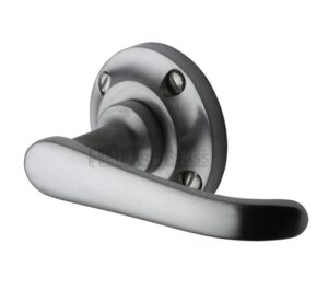 Heritage Brass Windsor Door Handles On Round Rose, Satin Chrome (sold in pairs)