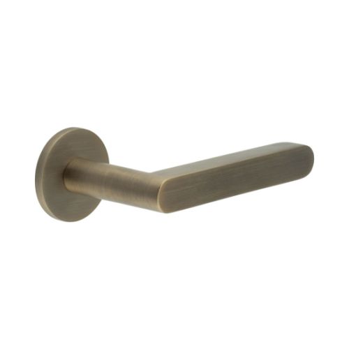 CR-101 Smooth, Rounded Form